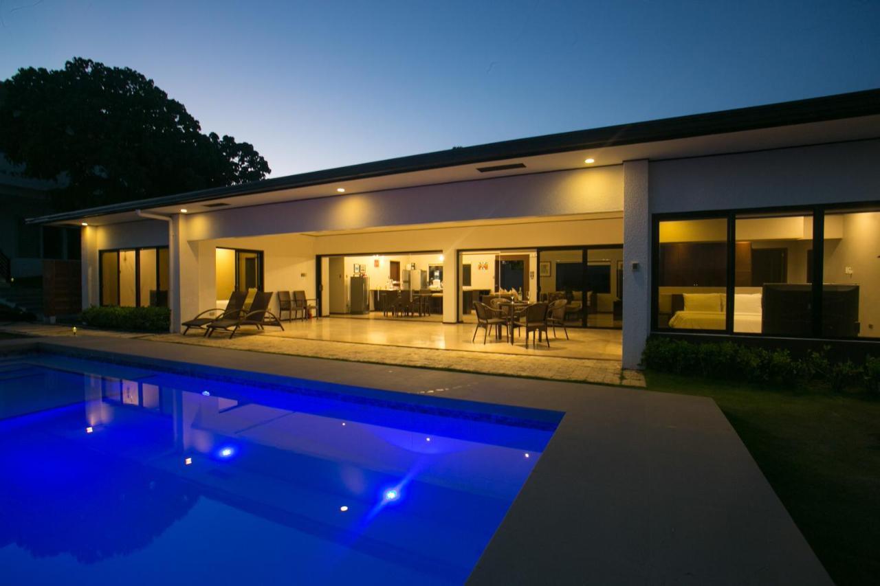 One Hagdan Villas Yapak Exterior foto